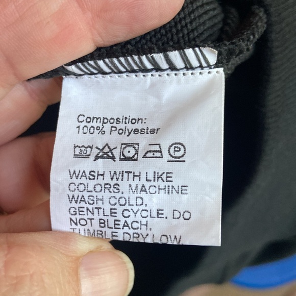 NWOT Sweatshirt with Cat - Picture 5 of 5